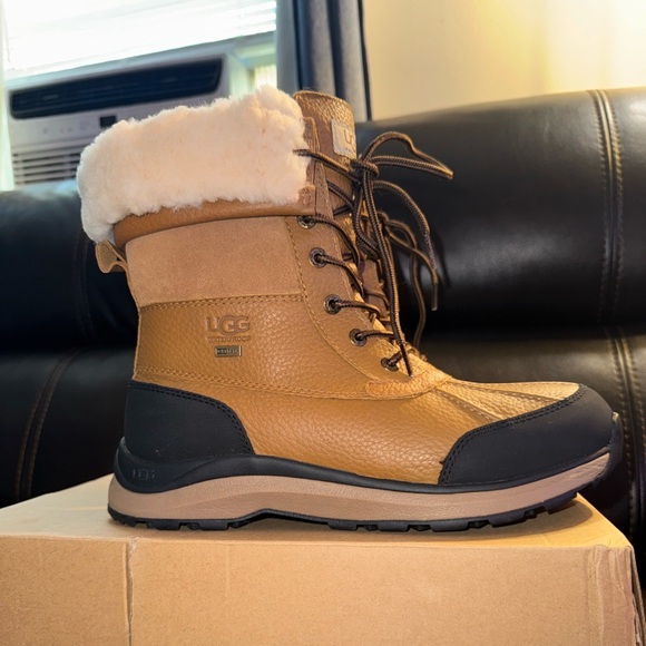 UGG Women's Adirondack Boot III Waterproof Chestnut  1095141 Size 10 New In Box - Picture 1 of 7